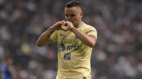 Jonathan Rodríguez está enamorando a la afición del América.