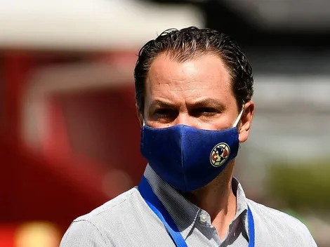 La bandera que colocaron en Coapa contra Santiago Baños