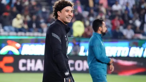 Guillermo Ochoa, otra vez protagonista de una llamativa acción.