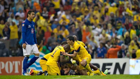 América celebra el cabezazo de Moisés Muñoz.