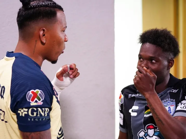 Polémico gesto de Avilés Hurtado contra la afición de América