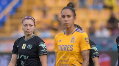 Katty Martínez recibió un duro golpe sin balón de Bianca Sierra.