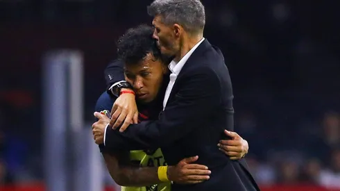 Roger Martínez celebró el cierre de la fase regular del América.