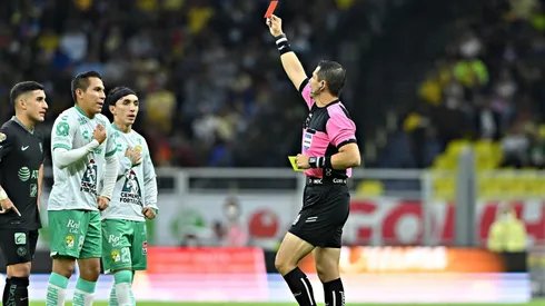 América sacó adelante un duro partido contra León.