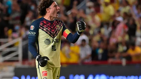Memo Ochoa sacó el capitán que lleva adentro.