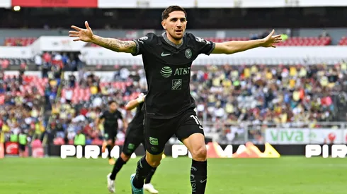 Diego Valdés firmó un golazo.