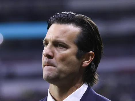 "Santiago Solari era prepotente": Periodista explota contra el DT