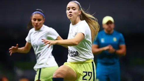 Andrea Hauksdóttir en un calentamiento con América Femenil