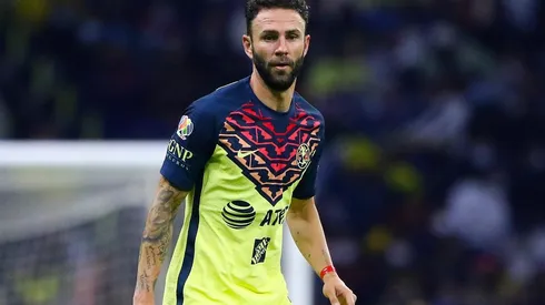 Miguel Layún se mostró con un pequeño hincha de Chivas.