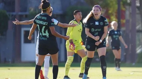 Las Águilas del América Femenil enfrentan a las Chivas de Guadalajara en el Azteca