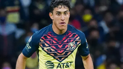 Alejandro Zendejas en un partido del Club América en el Clausura 2022