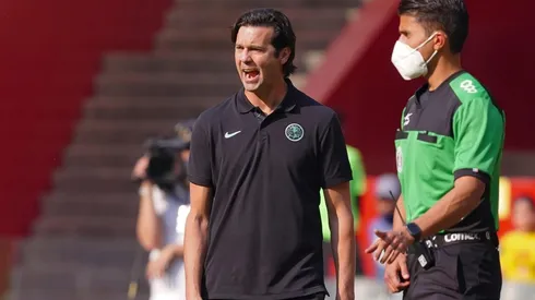 Solari, con un pie y medio afuera de América.