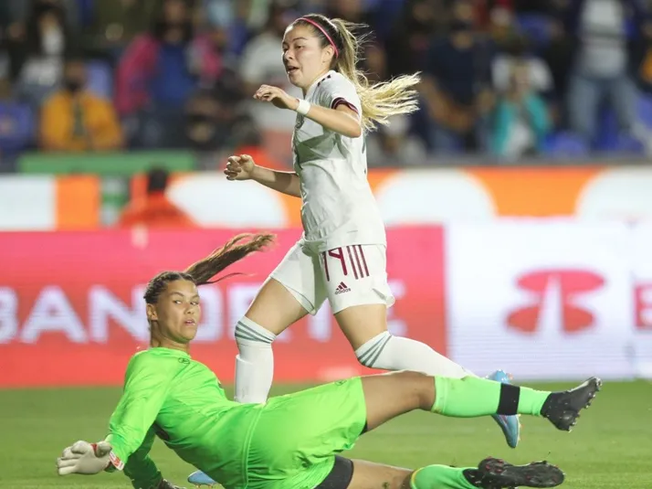 ¡Nuestra killer! Katty Martínez firma doblete y da asistencia de lujo en el México vs Surinam Femenil