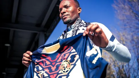 Juan Otero en su presentación en Coapa.