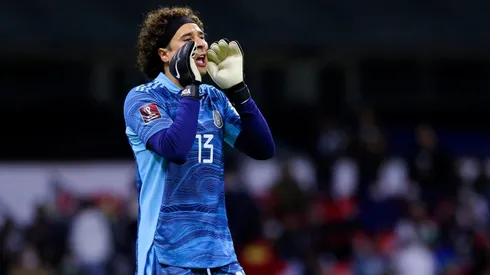 Ochoa y un gran momento de compañerismo.