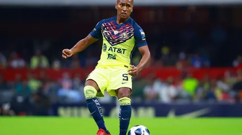 Pedro Aquino se hizo presente en el Estadio Azteca.