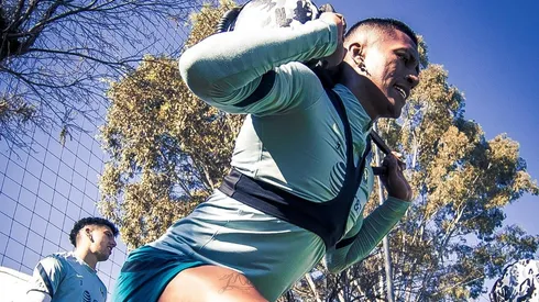 Pedro Aquino, mientras los rumores circulan, se entrena en Coapa.