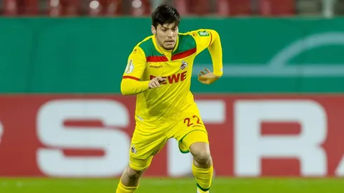 Jorge Meré avanza como refuerzo de América.