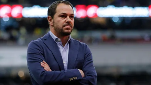 Santiago Baños ha encabezado las gestiones por el extremo derecho.