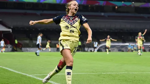 Sarah Luebbert está feliz de seguir en América.