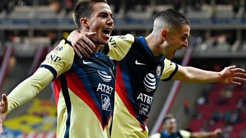 Córdova y Fidalgo el último tiempo terminaron compitiendo por un lugar en el once.