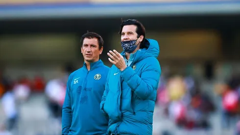 Solari se tomó un momento para bromear.