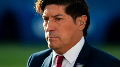 De chileno a chileno. Zamorano habló de Valdés.