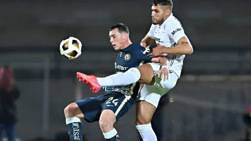 Viñas tuvo un partido muy sufrido en la ida.