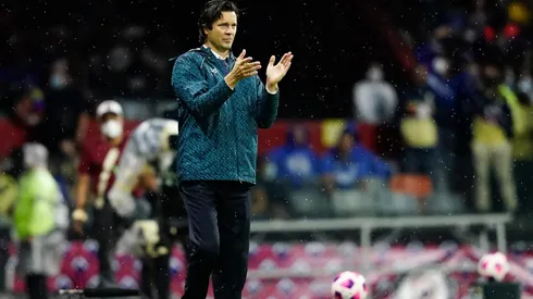 Solari fue reconocido como el mejor DT de la Liga en octubre.