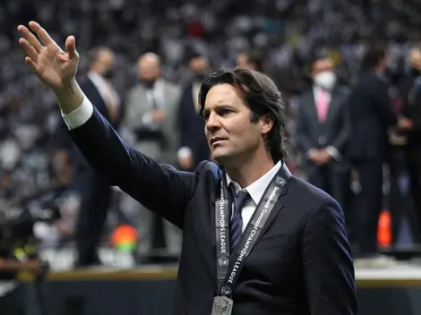 Santiago Solari obligó a sus jugadores a que se queden en la premiación de Rayados