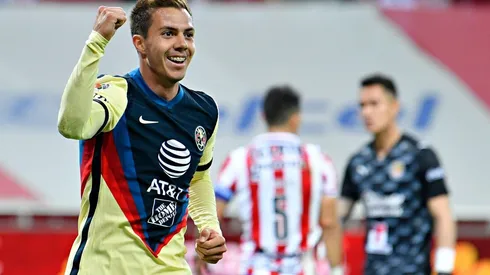 Sebastián Córdova en el festejo de su gol en el último América vs. Chivas oficial.