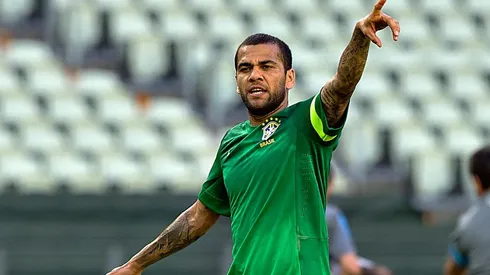 Dani Alves, sin club, podría tener su futuro en el América.