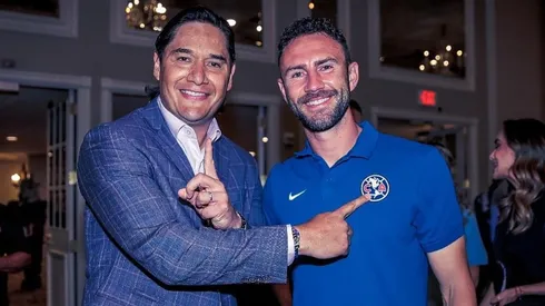 Moisés Muñoz y Miguel Layún se reencotraron previo al Clásico Nacional.