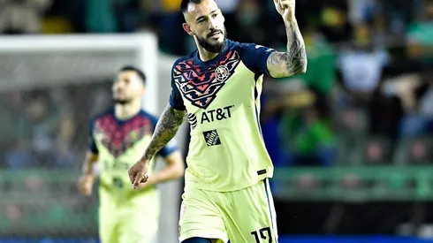 Emanuel Aguilera anotó el gol del América en la visita al Nou Camp de Guanajuato.