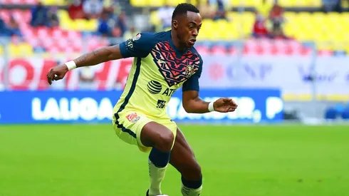 Renato Ibarra terminó el partido contra Tijuana con molestias.