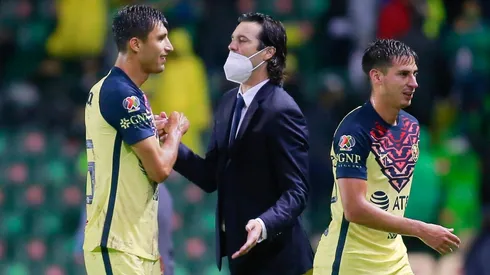 Solari felicitó a sus jugadores por el resultado en León.