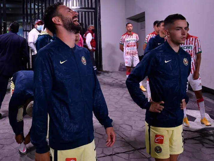 Gracias a Messi, Layún desafió a Fidalgo