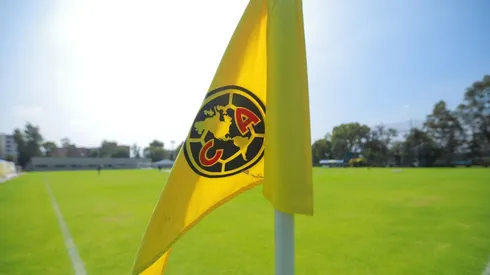 Un lugar, dos futbolistas.