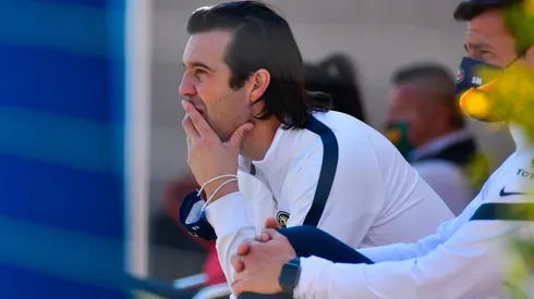 Solari recupera una pieza.