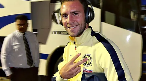 Layún marcó un golazo en la práctica.