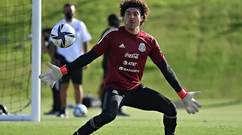 Guillermo Ochoa será titular hoy en el arco Tricolor.