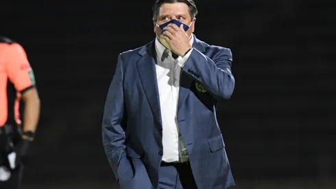 Miguel Herrera podría llevarse a un defensa del América para Tigres.