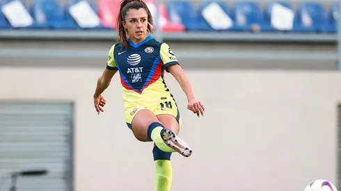 Jennifer Muñoz decidió terminar con su carrera como futbolista profesional.