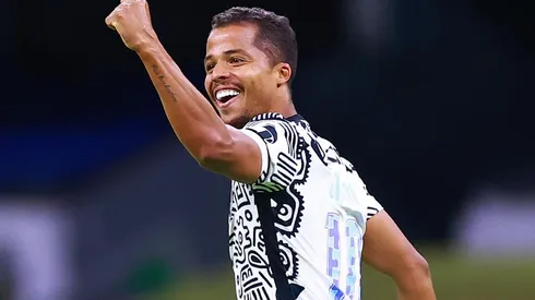 Gio Dos Santos podría continuar su carrera en otro club de la Liga MX.