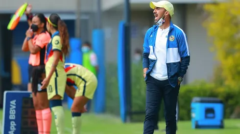 Hugo Ruiz no logró darle la vuelta al partido desde la banca.