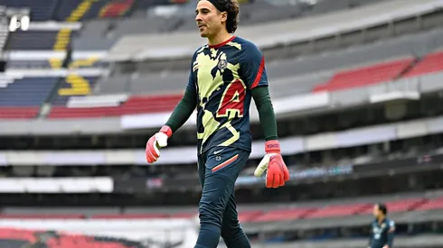 Guillermo Ochoa alcanzó la marca de Zelada.