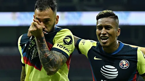 La camiseta que usaron Aguilera y Aquino serán parte de la subasta.