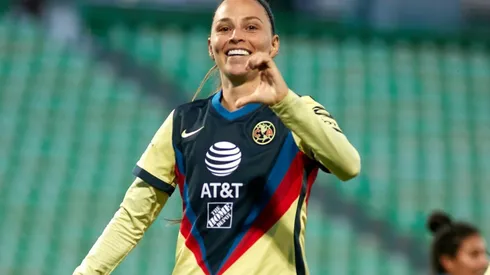 Janelly Farias, molesta por un comentario de Carlos Salcedo.