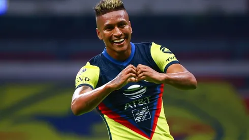 Pedro Aquino está de fiesta por su cumpleaños 26.