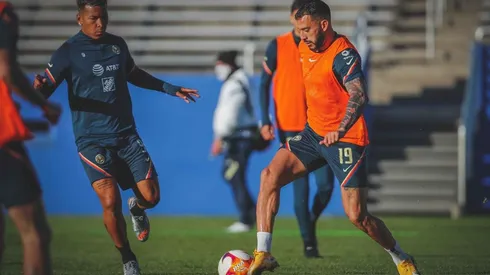 América entrenó en Dallas.